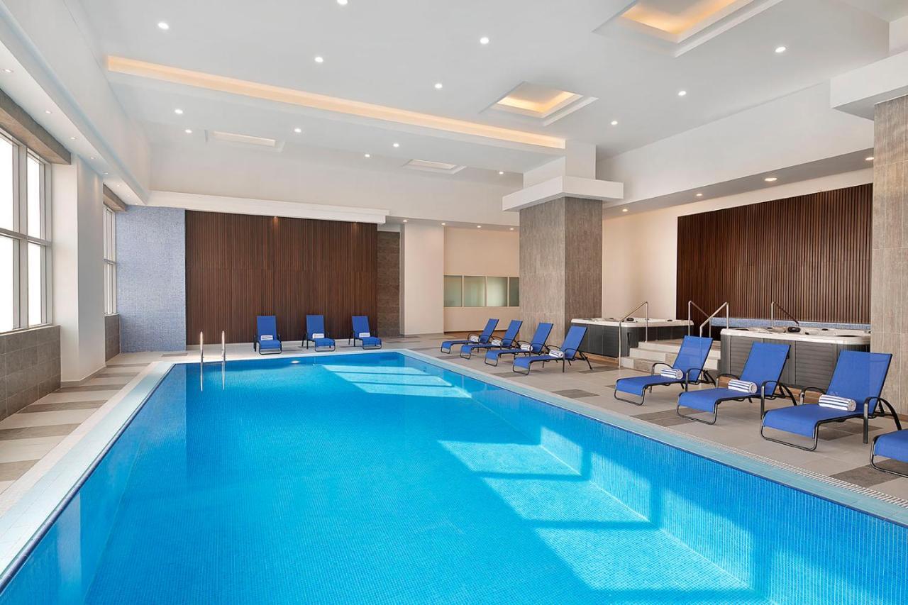 Voco Al Khobar By Ihg Hotel Exterior foto Indoor pool